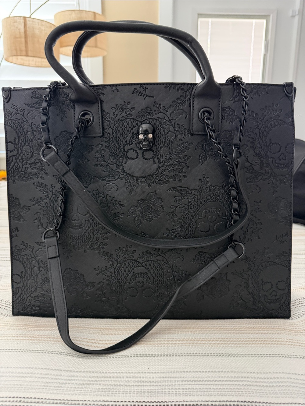 Betsey Johnson Black Embossed Lace Skull Tote w/Chain-Accent Strapand & wristlet